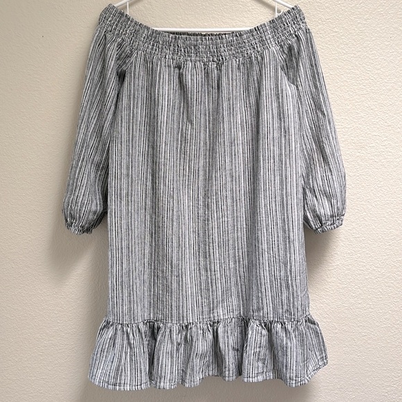 Vince Camuto Off the Shoulder Gray White Striped Dress, Size Small, Linen Blend - Picture 8 of 16